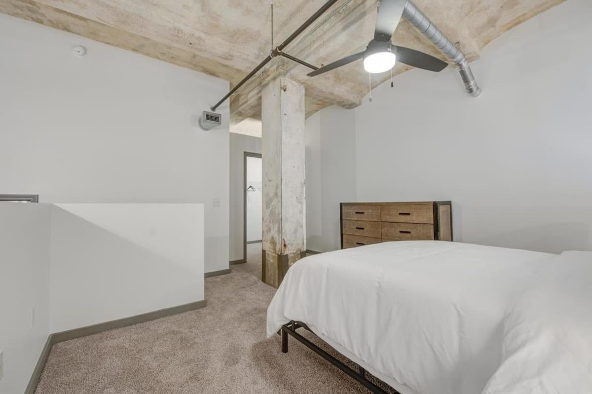 2Br 2Ba Spacious Historic Loft With Gym By Envitae Kansas City Exterior photo