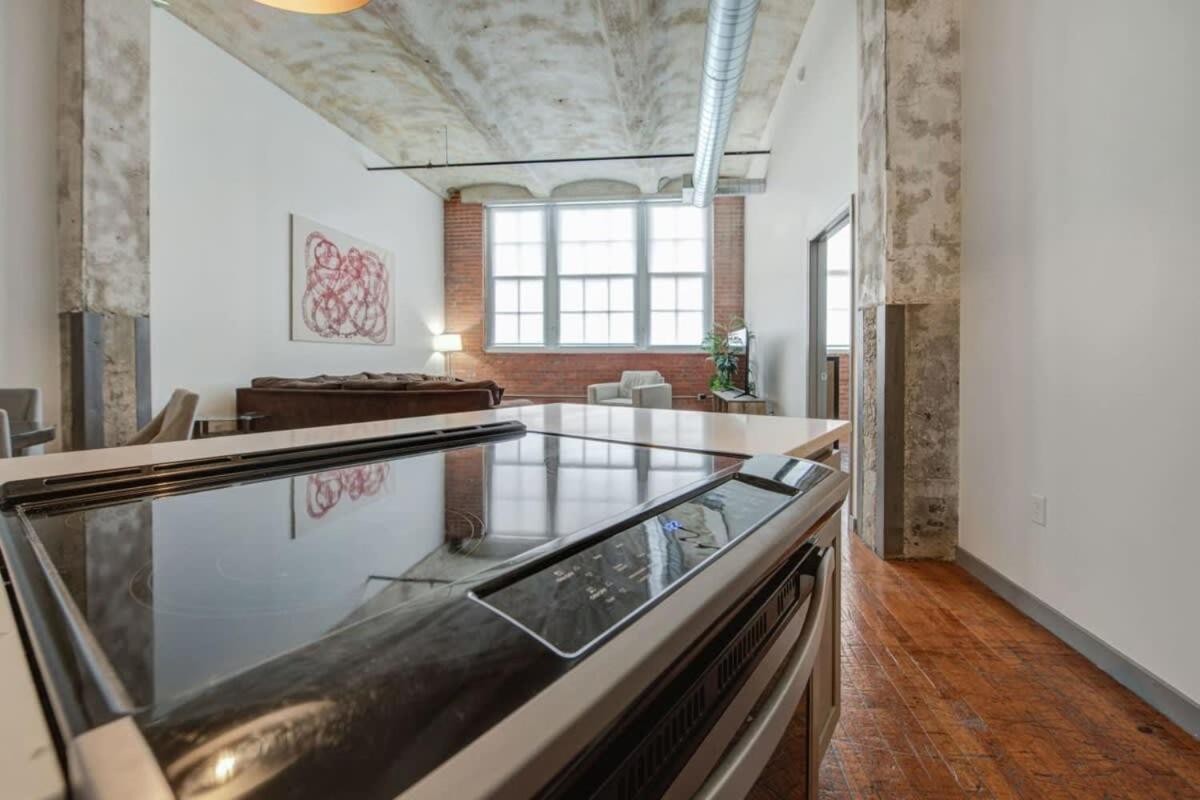 2Br 2Ba Spacious Historic Loft With Gym By Envitae Kansas City Exterior photo